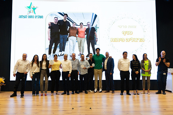 TF-Star_team-24-0800