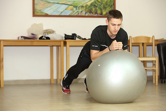 tom-ca-141120-056