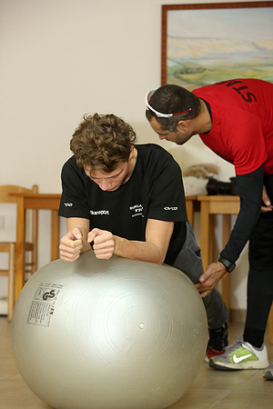 tom-ca-141120-061