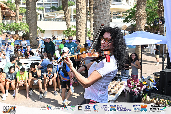 YBI_EDR25-09579
