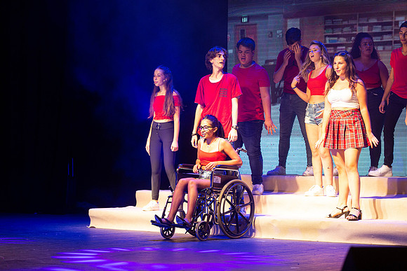 TF_LR-Glee-290621-0156