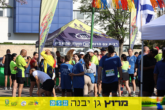 DH_gyr22-1204