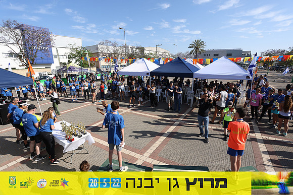 DH_gyr22-1332