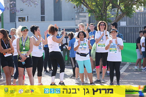 DH_gyr22-1266