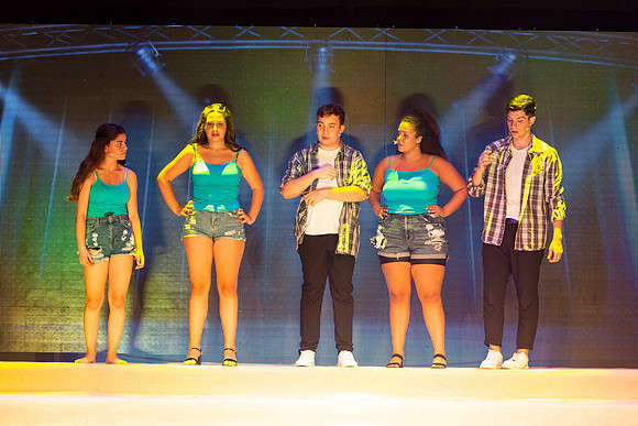 TF_LR-Glee-290621-0101