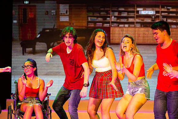 TF_LR-Glee-290621-0144