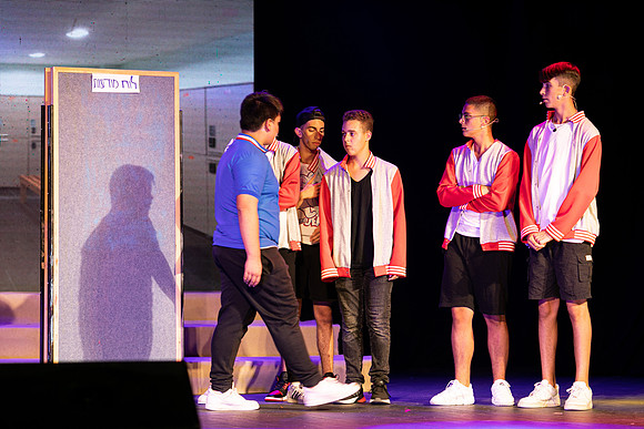 TF_LR-Glee-290621-0030