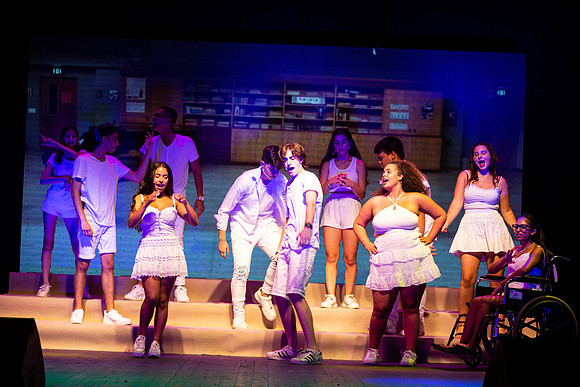 TF_LR-Glee-290621-0113