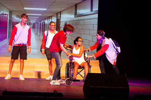 TF_LR-Glee-290621-0134