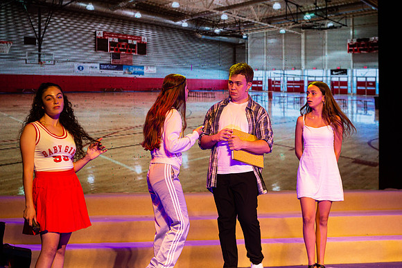 TF_LR-Glee-290621-0108