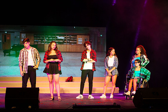 TF_LR-Glee-290621-0081