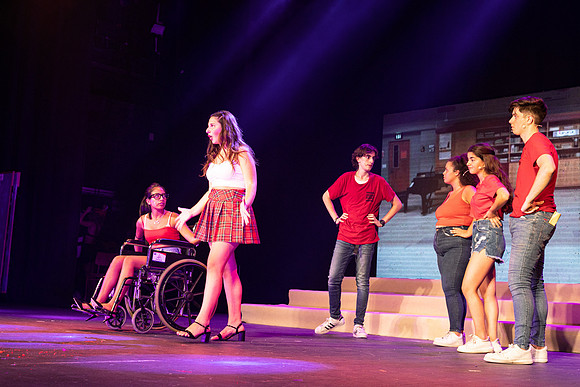 TF_LR-Glee-290621-0164