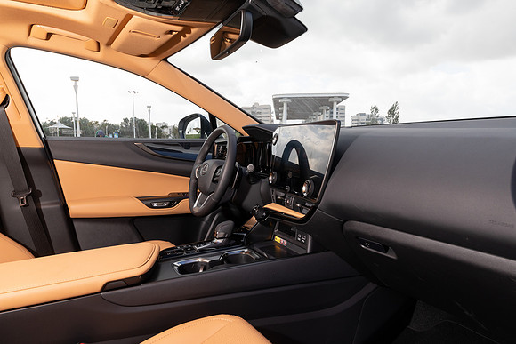 TF_Lexus-nx450h+-235