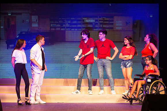 TF_LR-Glee-290621-0168