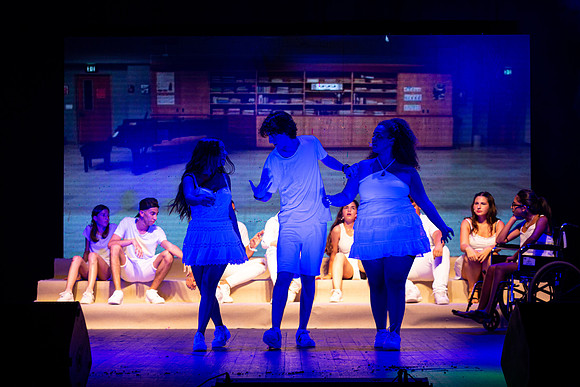 TF_LR-Glee-290621-0114