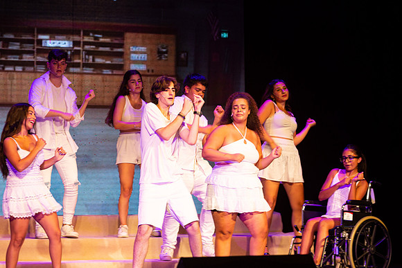 TF_LR-Glee-290621-0112