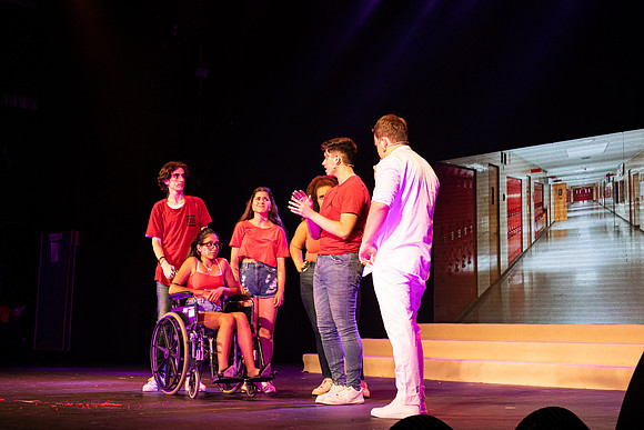 TF_LR-Glee-290621-0170