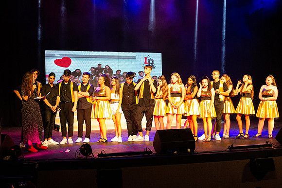 TF_LR-Glee-290621-0533