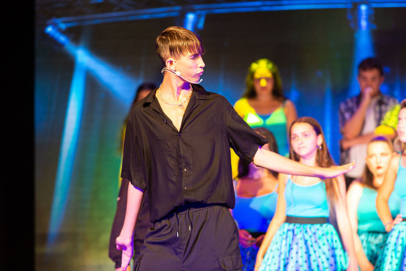 TF_LR-Glee-290621-0099