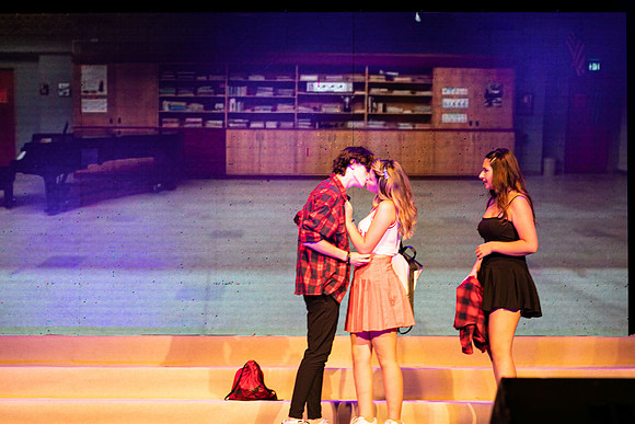 TF_LR-Glee-290621-0071