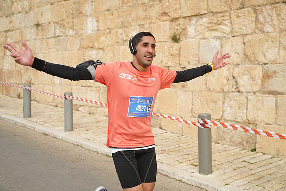 LGJ00933 ליאור דסקל