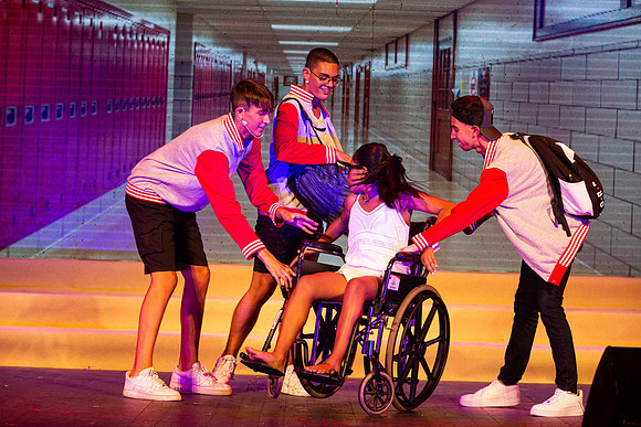 TF_LR-Glee-290621-0132