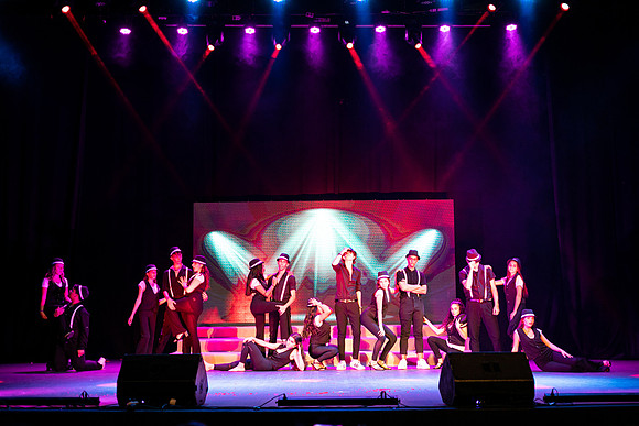TF_LR-Glee-290621-0183