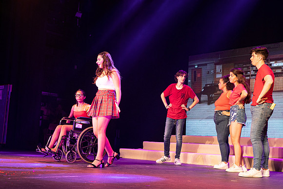 TF_LR-Glee-290621-0165