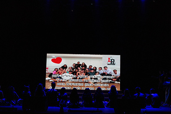 TF_LR-Glee-290621-0516
