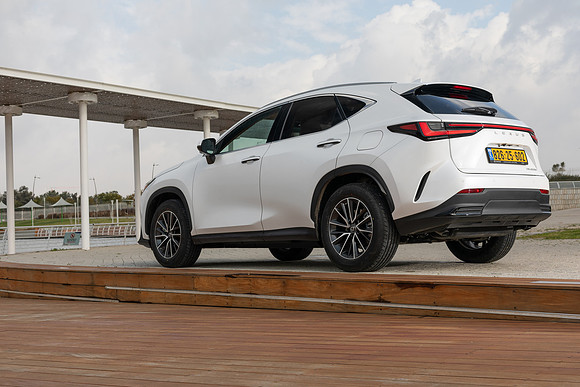 TF_Lexus-nx450h+-100