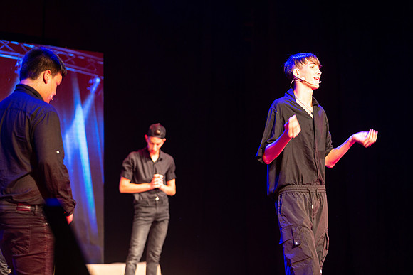 TF_LR-Glee-290621-0085