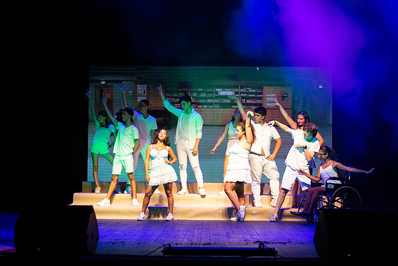 TF_LR-Glee-290621-0121