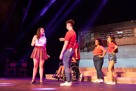 TF_LR-Glee-290621-0163