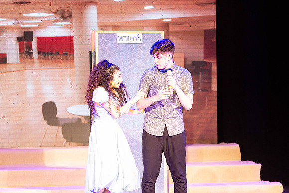 TF_LR-Glee-290621-0049