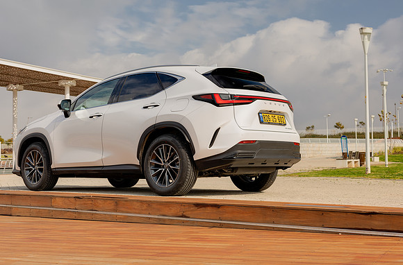 TF_Lexus-nx450h+-105