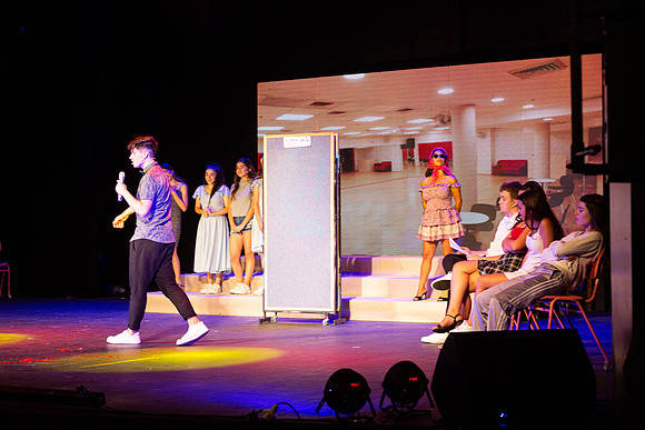 TF_LR-Glee-290621-0052