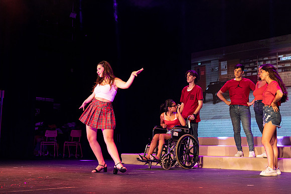 TF_LR-Glee-290621-0162